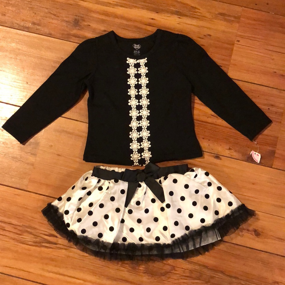 Young Hearts skirt outfit. New